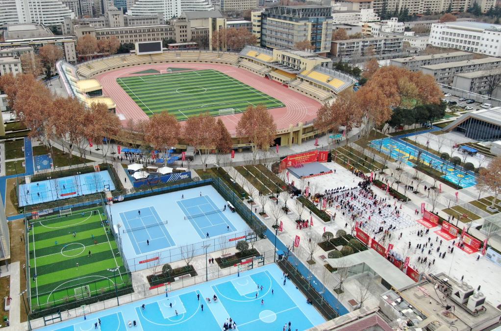 bevictor全国人均体育|四四的悲催重生|场地面积“破3